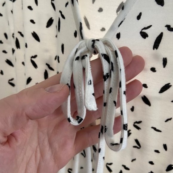 Finn's Grace Medium top - Picture 6 of 6